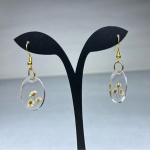 Handmade at Home: Delicate Resin Dangle Earrings with Real Flowers